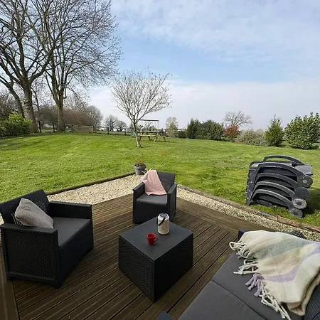 בית נופש Maison Proche Hauteville-sur-mer *